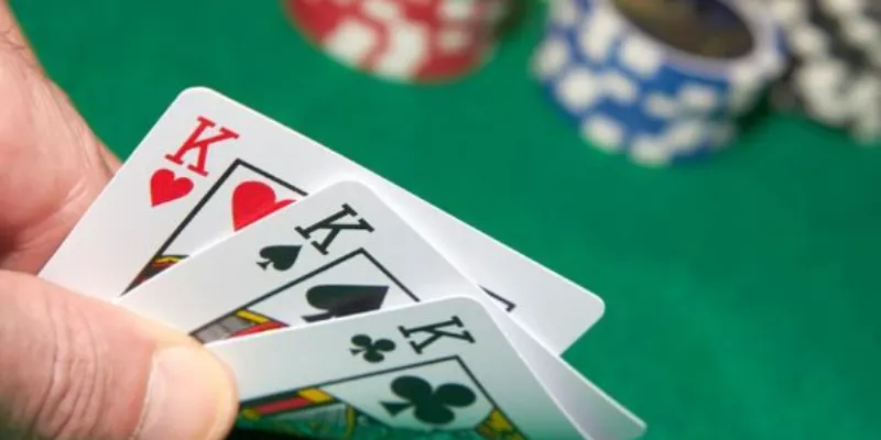 Luật Chơi Liêng 3 Cây Chi Tiết: Từ A Đến Z Cho Người Mới Bắt Đầu